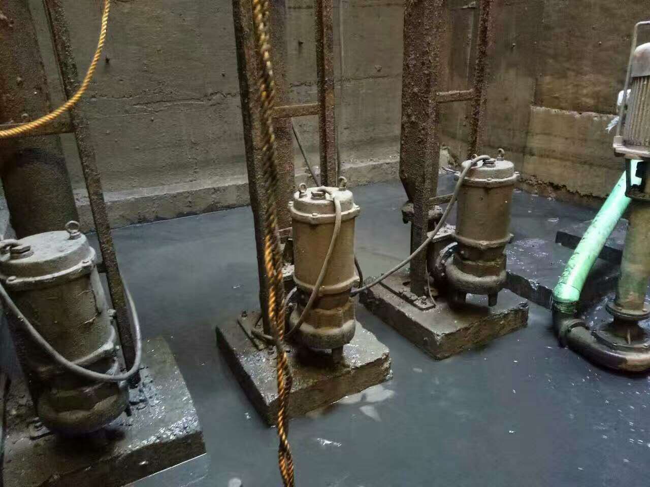 大兴安岭污水池清理